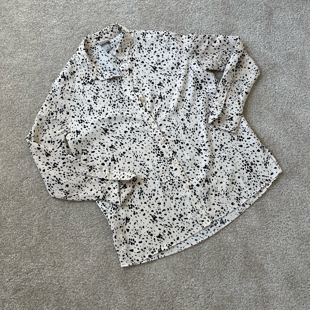A New Day Women’s Silky Oversized Black and White Patterned Blouse Size XS